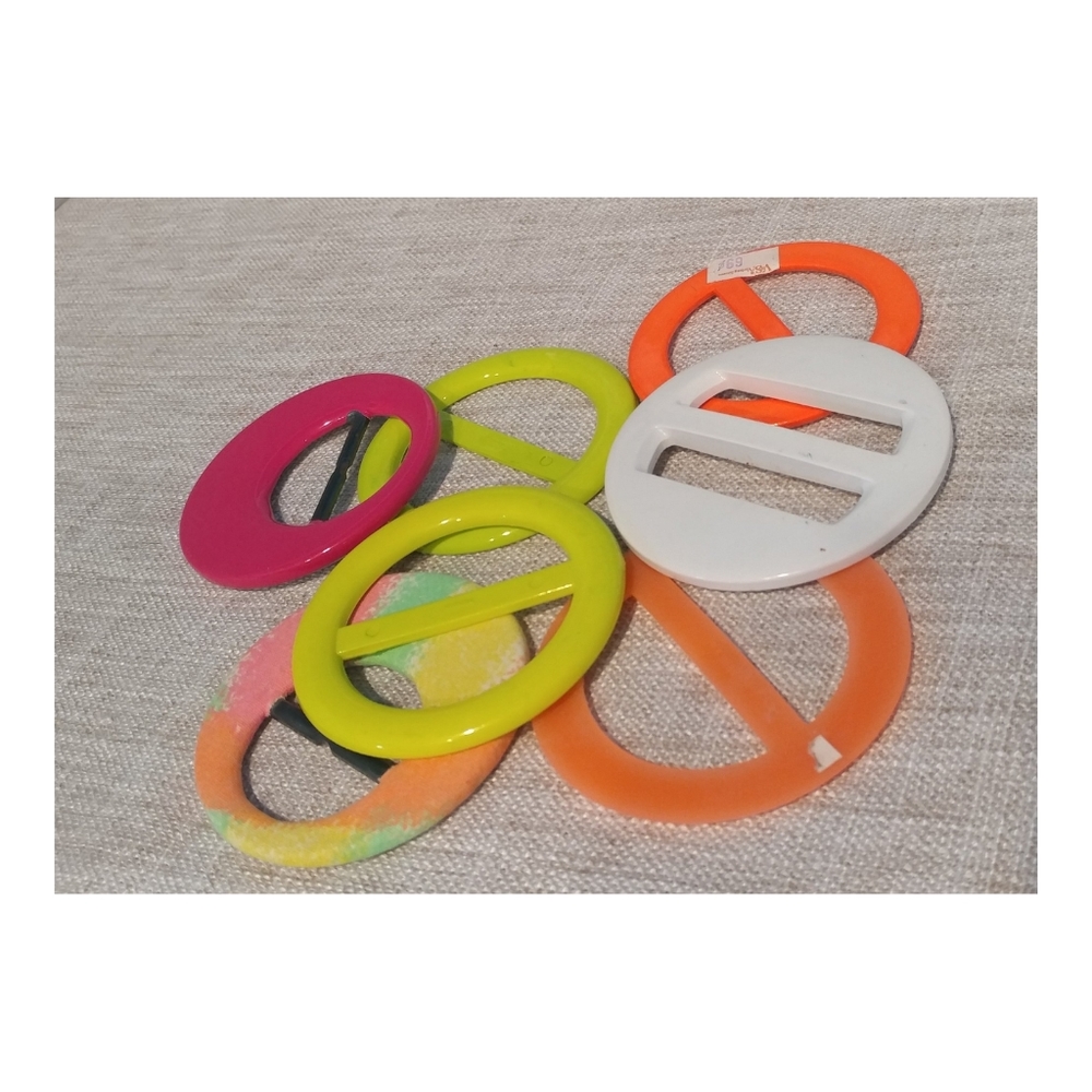 Lot of 7 Women's Vintage T-shirt Clips